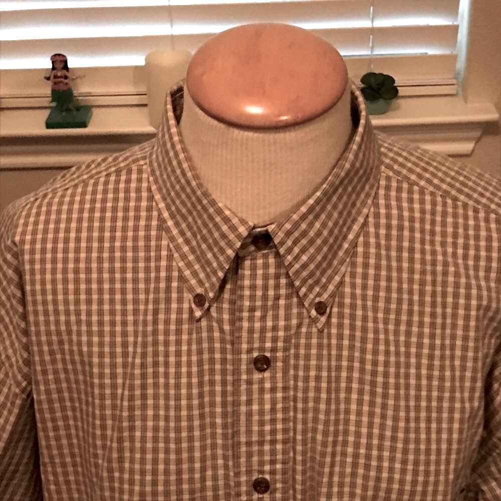 Really nice men’s button down long sleeve shirt!